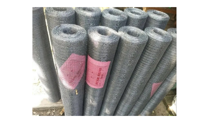 Wire mesh for durable insulation